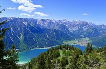 Blick über den Achensee auf Pertisau