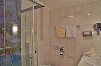 Badezimmer von Komfort-Doppelzimmer Nr.103