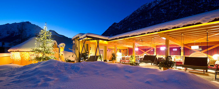 Ein Wintertag voll Urlaubsfreude neigte sich über unserem Ferienhaus dem Ende zu. Wir freuen uns auf Ihren Aufenthalt bei uns.